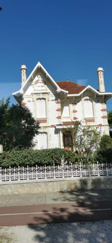 Arcachon. Une petite villa comme on les aime !!